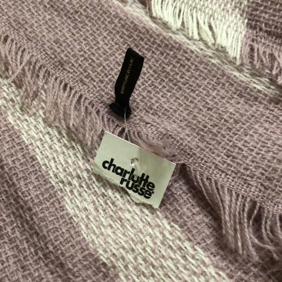 Women’s shaw - Picture 2 of 3